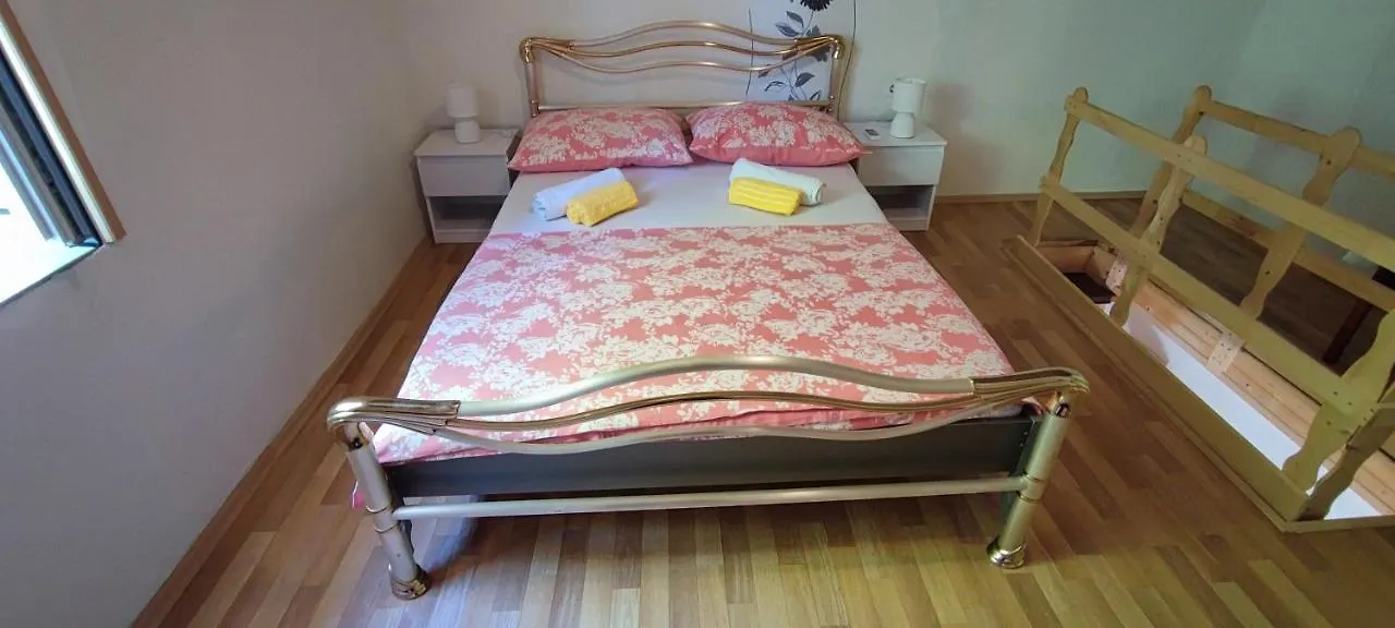 Studio Apartman Kastel Kambelovac Kastela Apartment