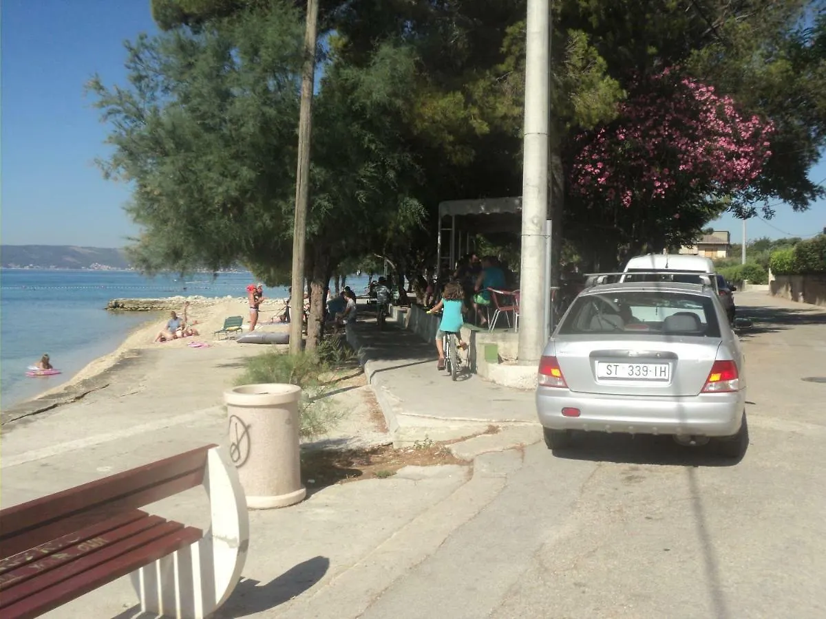 Studio Apartman Kastel Kambelovac Kastela 0*,  Croatia